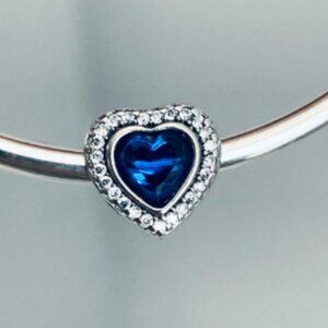 NEW Authentic Pandora Sparkling Blue Heart Charm / Pandora Bracelet